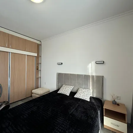 Aqua Blue Apartment *
